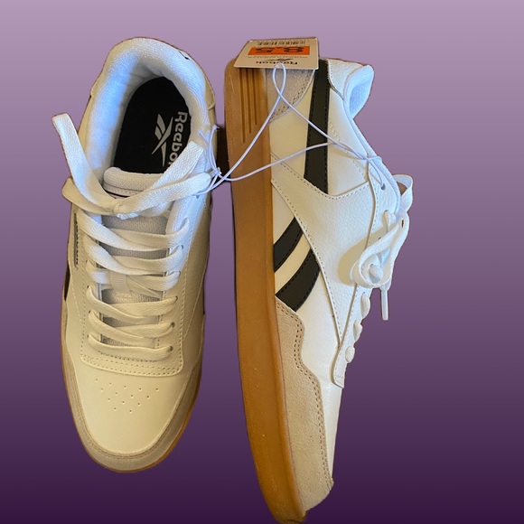 Reebok Women’s White and Black Sneakers NWT - Picture 3 of 6